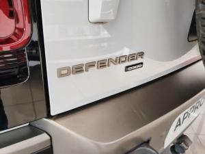 Land Rover Defender 110 D300 X-Dynamic HSE - Image 17