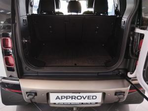 Land Rover Defender 110 D300 X-Dynamic HSE - Image 7