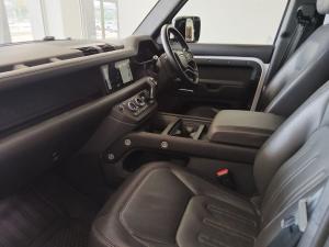 Land Rover Defender 110 D300 X-Dynamic HSE - Image 8