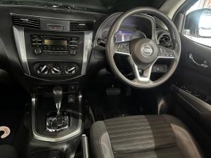 Nissan Navara 2.5DDTi double cab SE Plus auto - Image 10