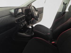 Hyundai Grand i10 1.0 Premium hatch - Image 15