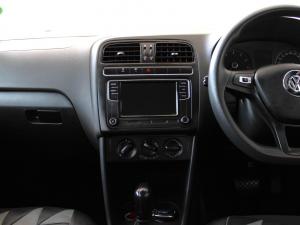 Volkswagen Polo Vivo hatch 1.6 Comfortline auto - Image 14