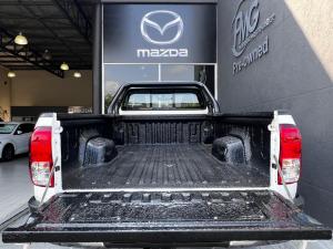 Toyota Hilux 2.4GD-6 single cab Raider manual - Image 13