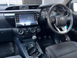 Toyota Hilux 2.4GD-6 single cab Raider manual - Image 9