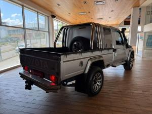 Toyota Land Cruiser 79 4.5D-4D LX V8 single cab - Image 4