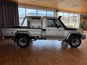 Toyota Land Cruiser 79 4.5D-4D LX V8 single cab - Image 6