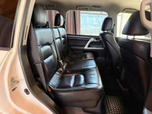 Toyota Land Cruiser 200 4.5D-4D V8 VX - Image 9