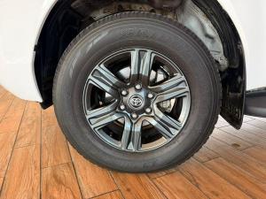 Toyota Hilux 2.8GD-6 single cab Raider auto - Image 4