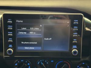 Toyota Hilux 2.4GD-6 double cab 4x4 Raider manual - Image 12