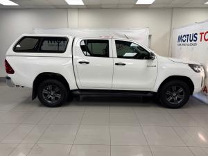 Toyota Hilux 2.4GD-6 double cab 4x4 Raider manual - Image 3