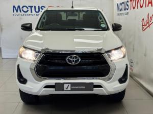 Toyota Hilux 2.4GD-6 double cab 4x4 Raider manual - Image 4