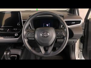 Toyota Corolla 1.8 Hybrid XR - Image 8