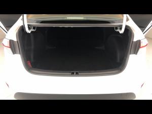 Toyota Corolla 1.8 Hybrid XR - Image 13