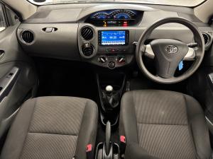 Toyota Etios hatch 1.5 Sprint - Image 6