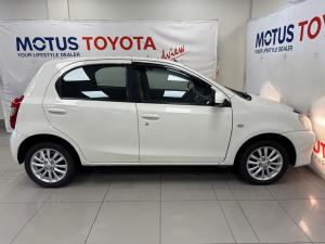 Toyota Etios hatch 1.5 Sprint - Image 3