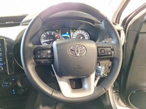 Toyota Hilux 2.8GD-6 double cab Raider auto - Image 8