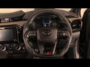 Toyota Hilux 2.8GD-6 Xtra cab Legend auto - Image 8