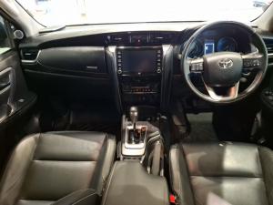 Toyota Fortuner 2.8 GD-6 4X4 VX automatic - Image 6