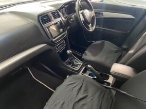 Suzuki Vitara Brezza 1.5 GLX - Image 7