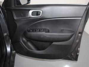 Hyundai Venue 1.2 Motion - Image 15