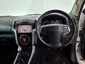 Isuzu D-Max 300 3.0TD double cab LX - Image 12