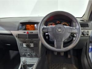 Opel Astra 1.6 Essentia - Image 12
