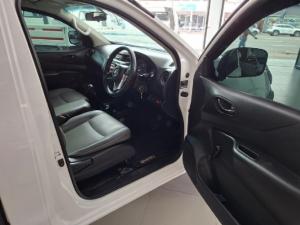 Nissan Navara 2.5 single cab XE - Image 8