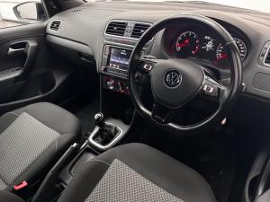Volkswagen Polo Vivo hatch 1.6 Highline - Image 7