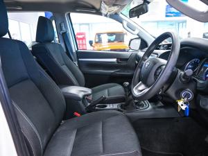 Toyota Hilux 2.4GD-6 double cab Raider manual - Image 12