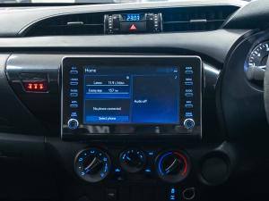Toyota Hilux 2.4GD-6 double cab Raider manual - Image 14