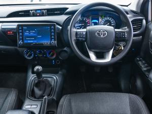 Toyota Hilux 2.4GD-6 double cab Raider manual - Image 16
