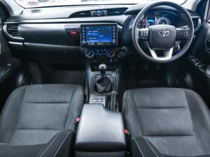 Toyota Hilux 2.4GD-6 double cab Raider manual - Image 17