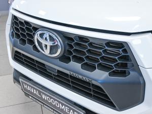 Toyota Hilux 2.4GD-6 double cab Raider manual - Image 4