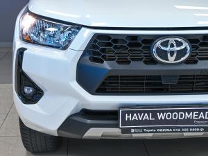 Toyota Hilux 2.4GD-6 double cab Raider manual - Image 8