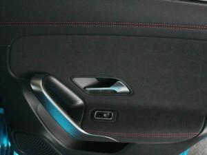 Mercedes-Benz CLA CLA200 Progressive - Image 13