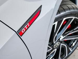 Volkswagen Golf GTI - Image 12