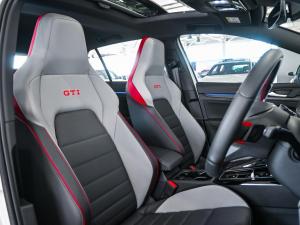 Volkswagen Golf GTI - Image 17