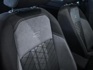Volkswagen Polo hatch 1.0TSI R-Line - Image 16