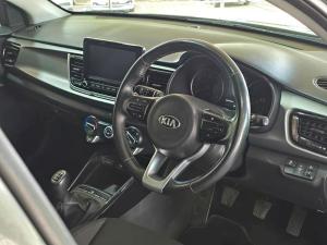 Kia Rio hatch 1.4 EX - Image 12