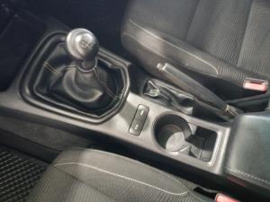Toyota Hilux 2.4GD-6 Xtra cab Raider manual - Image 13