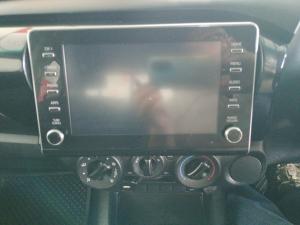 Toyota Hilux 2.4GD-6 Xtra cab Raider manual - Image 14