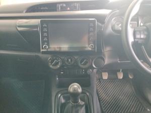 Toyota Hilux 2.4GD-6 Xtra cab Raider manual - Image 17