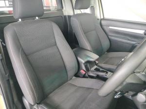 Toyota Hilux 2.4GD-6 Xtra cab Raider manual - Image 19
