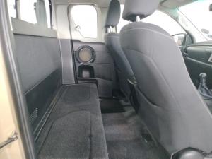 Toyota Hilux 2.4GD-6 Xtra cab Raider manual - Image 20