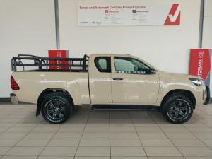 Toyota Hilux 2.4GD-6 Xtra cab Raider manual - Image 3