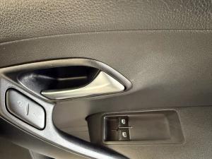 Volkswagen Polo Vivo hatch 1.4 Trendline - Image 16