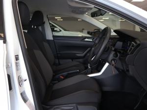 Volkswagen Polo hatch 1.0TSI Life auto - Image 13