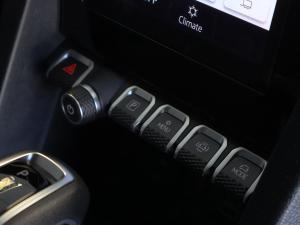 Volkswagen Amarok 2.0TDI double cab Life 4Motion auto - Image 12