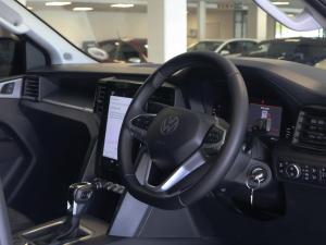 Volkswagen Amarok 2.0TDI double cab Life 4Motion auto - Image 15