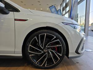 Volkswagen Golf GTI - Image 6